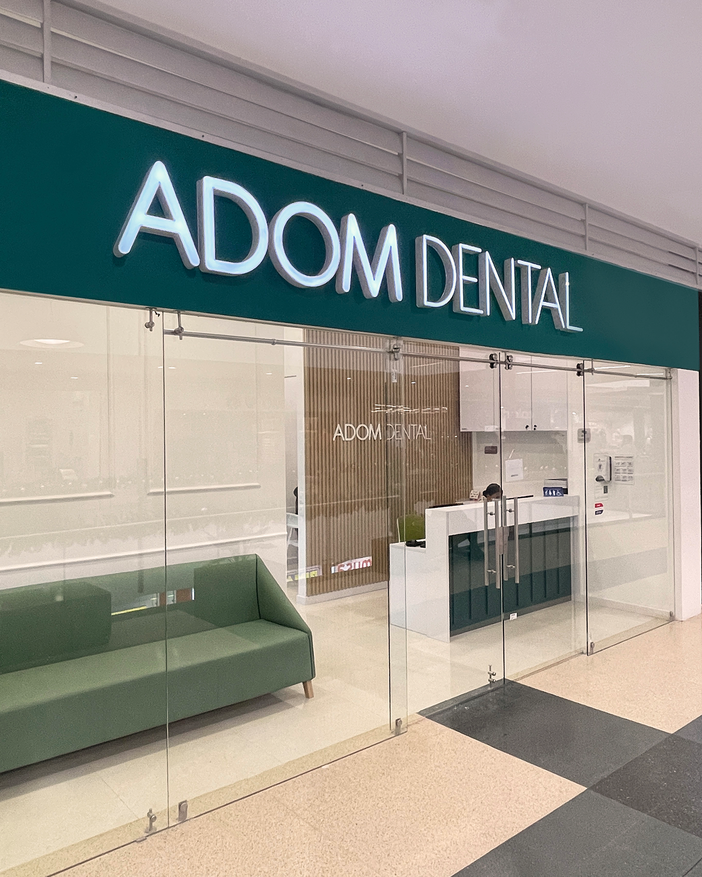 Local ADOM DENTAL en Gran Plaza Soacha