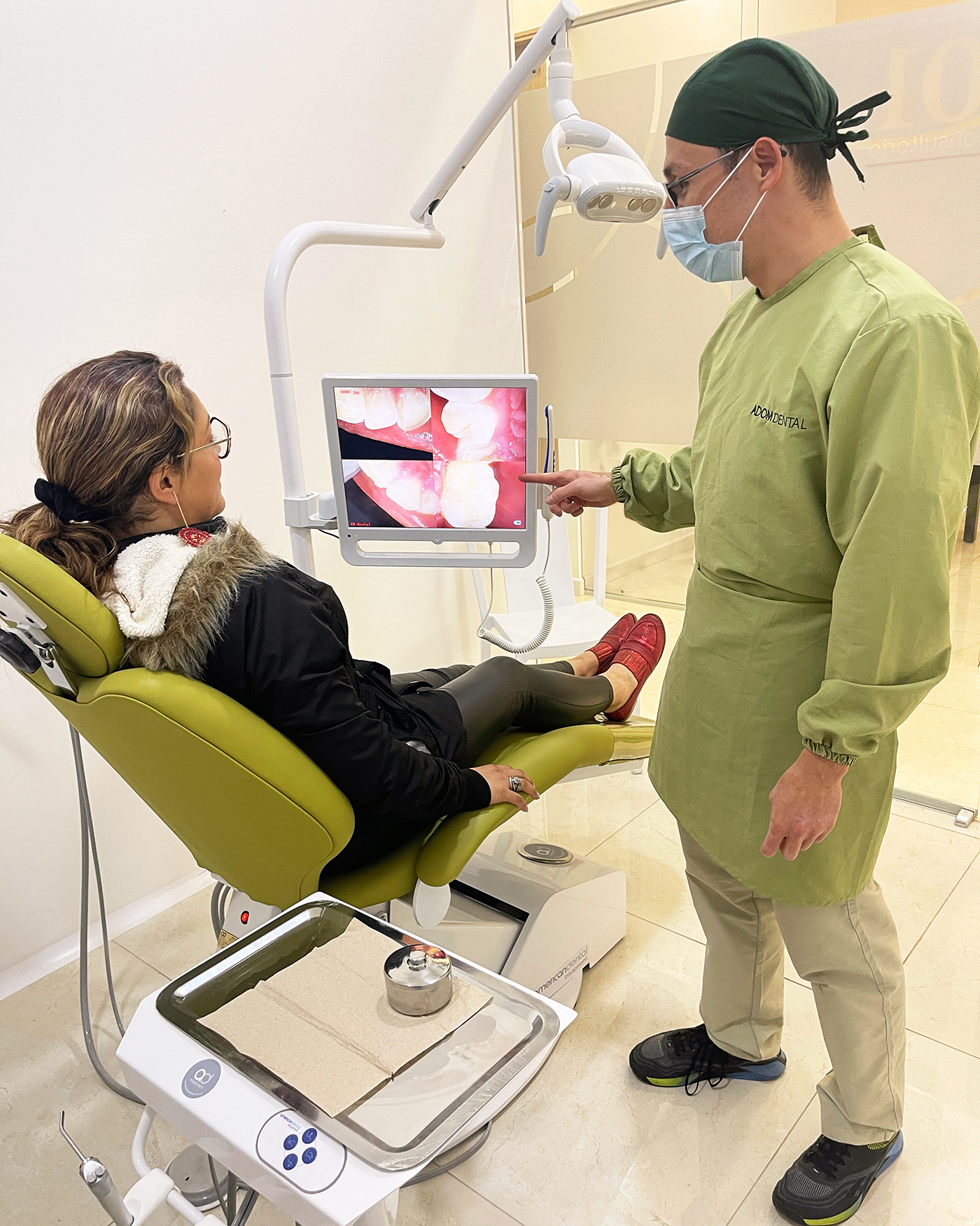 Odontologo ADOM DENTAL